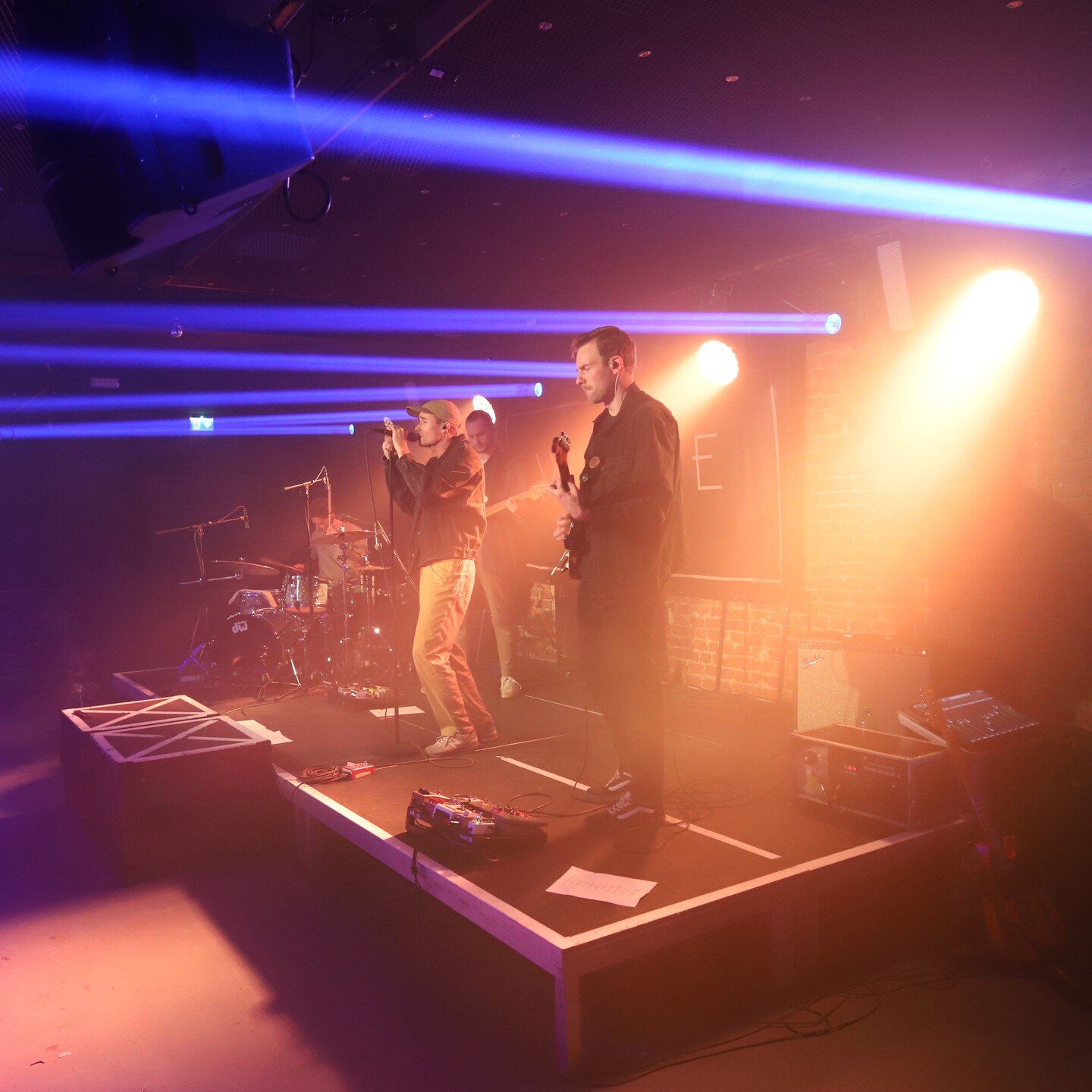 Wow, wir mussten den verr&uuml;ckten Videodreh mit euch erstmal verarbeiten 🔥
DANKE! Wir hoffen ihr hattet ein sch&ouml;nes Weihnachtsfest &amp; kommt gut ins neue Jahr.
Start again ~ WYME 🌞
📸: @ikkes.photos